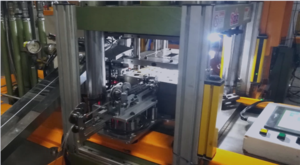 注塑或沖壓的在線外觀檢查
協同“眼圈”成員，為客戶提供沖壓在線檢測專用設備，同時在線檢測受控尺寸和缺陷；